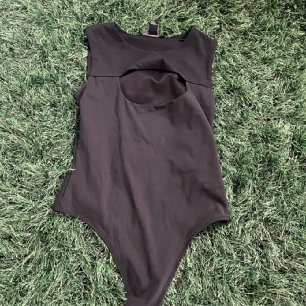 NEVER WORN